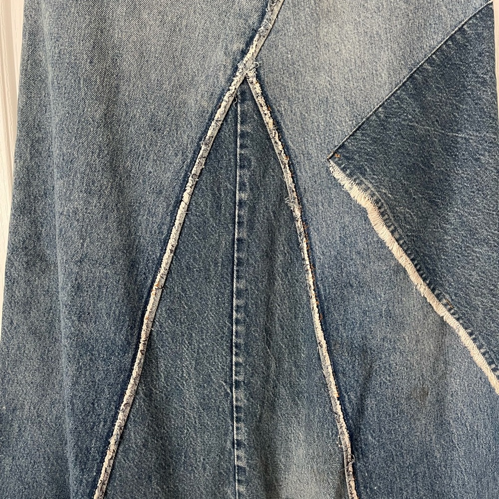 Levi’s denim maxi skirt, red tag. Designed by Canadian designer Preloved. - Picture 6 of 10